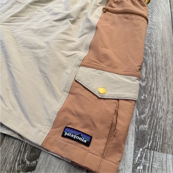 Patagonia Women's Outdoor Everyday 4" Shorts (Oar Tan) - Picture 4 of 9